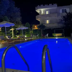 vila-florika-hotel.albaniahotels.org/